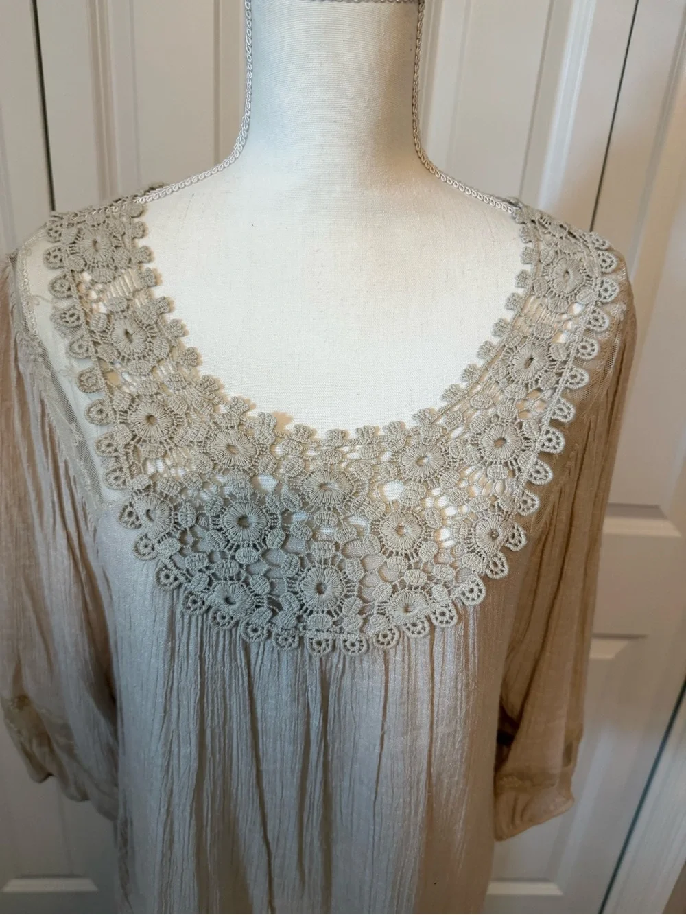 Hannah Crochet Yoke Boho Blouse Size
Large VGUC - Picture 2 of 16